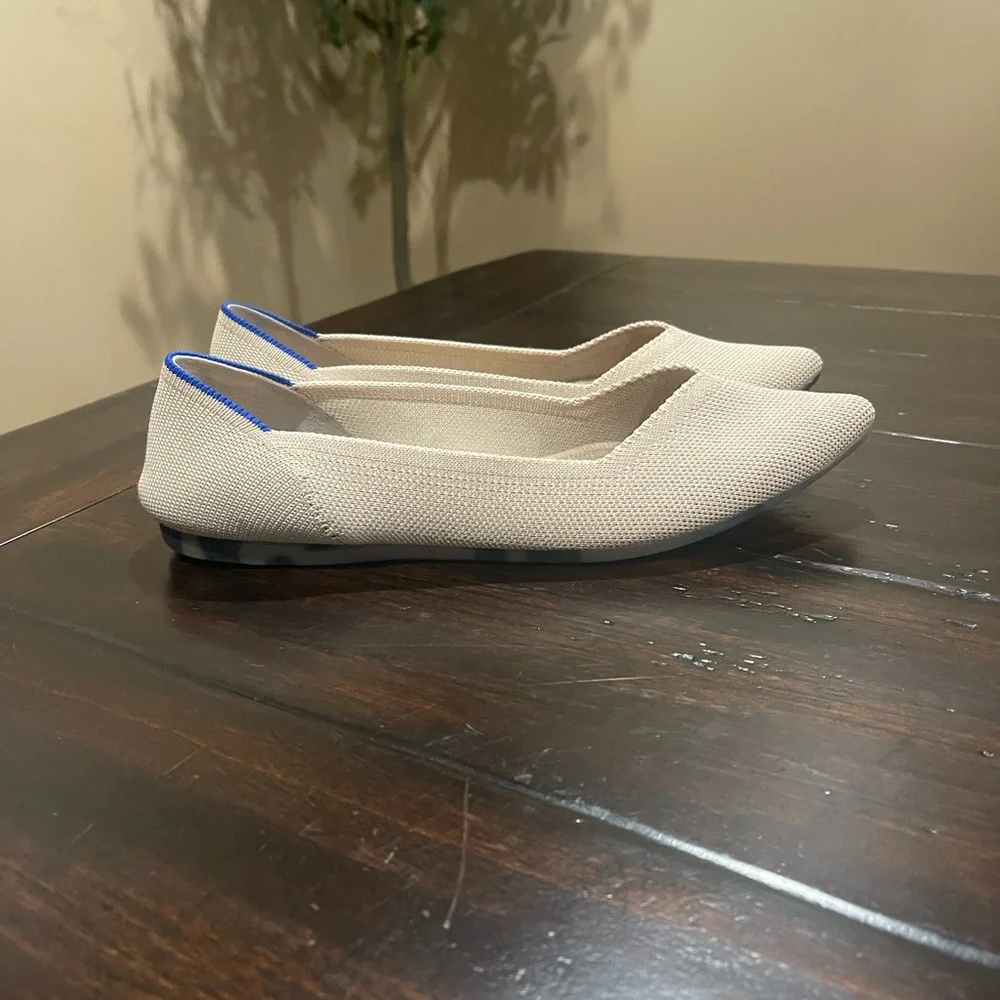 Rothys Size Pointed Toe Flats - Picture 2 of 11